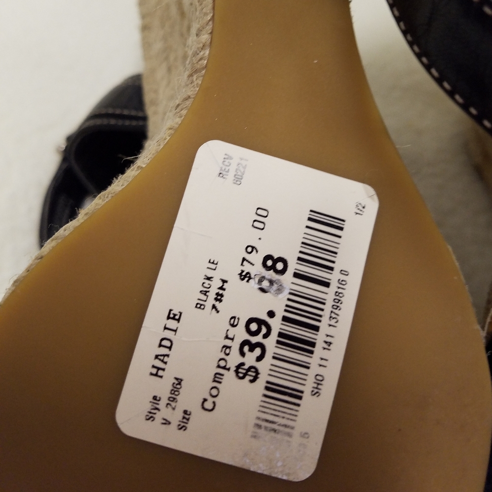 Shoe - Picture 4 of 4